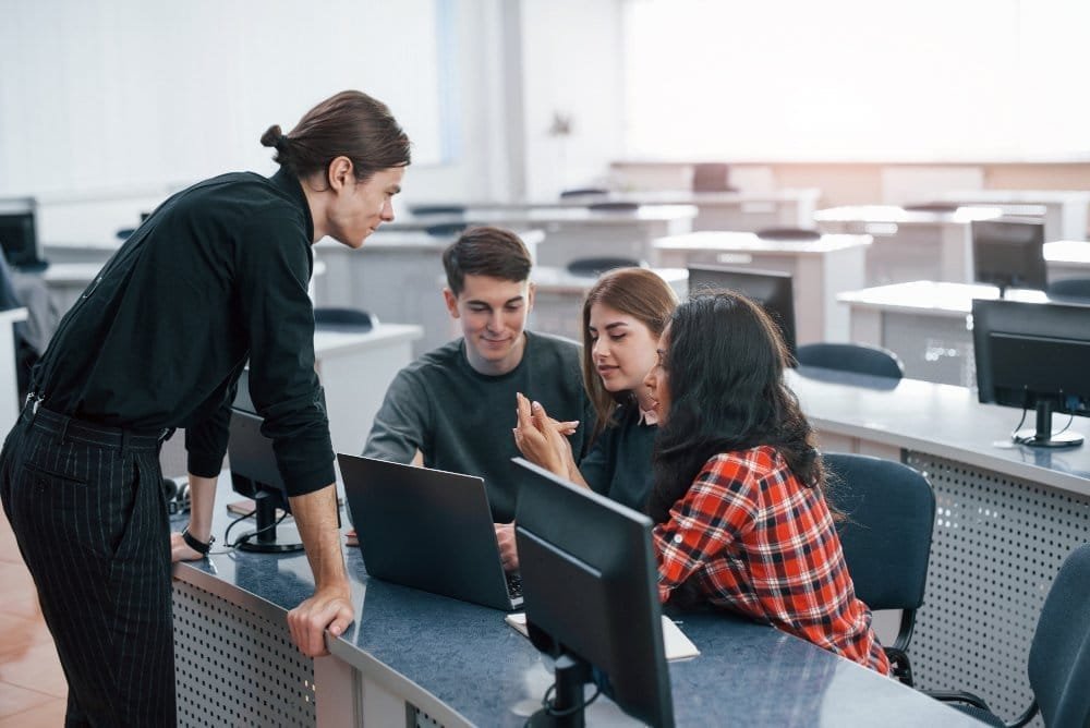 11 jalur karir AI consulting di industri AI 1
