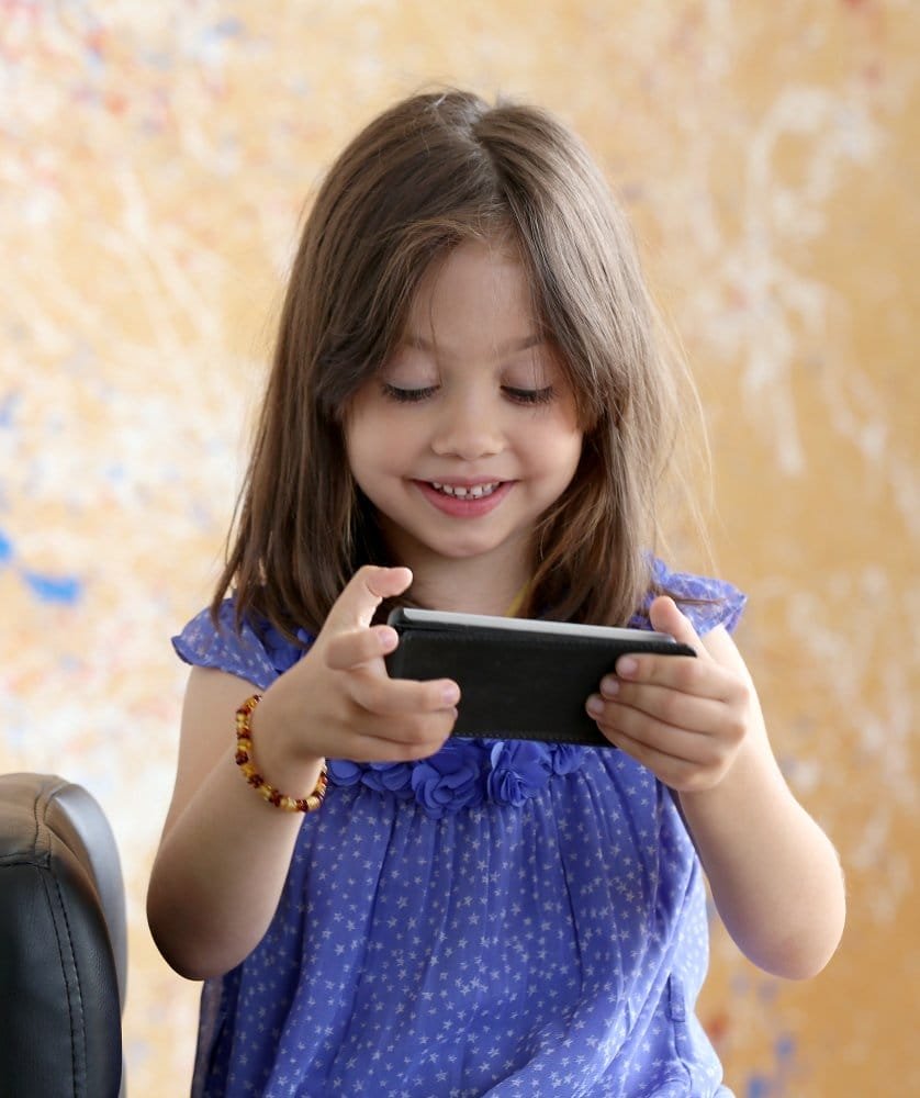 2 tips membatasi anak main game selama liburan 1