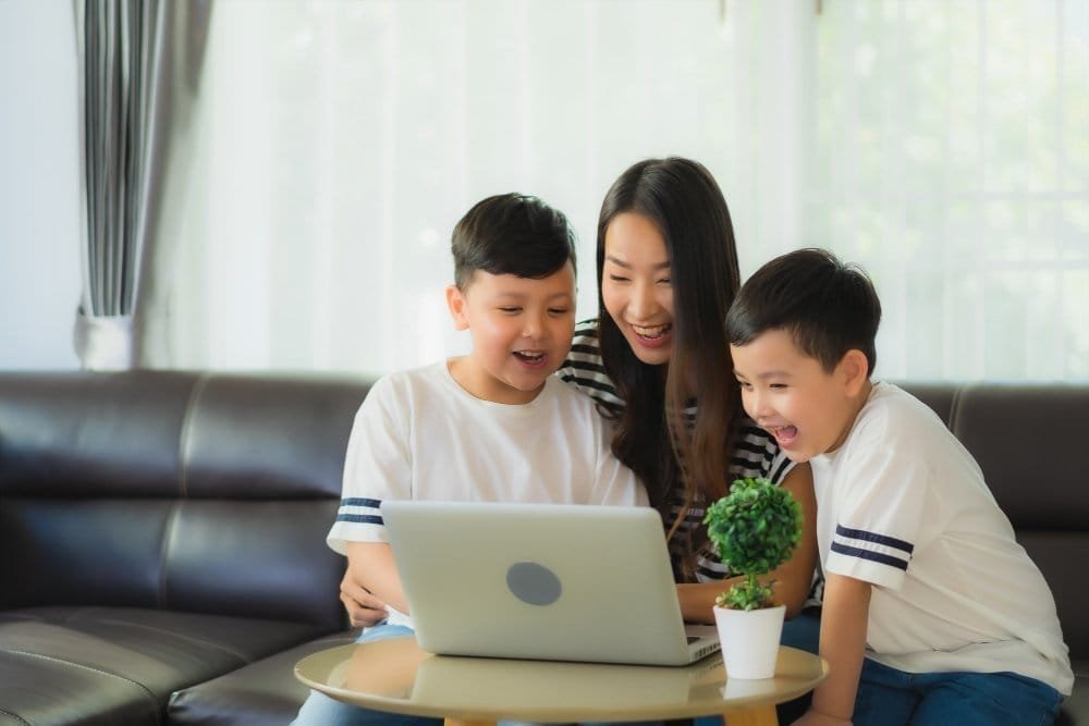 4 berbagai gaya parenting untuk generasi alpha 1