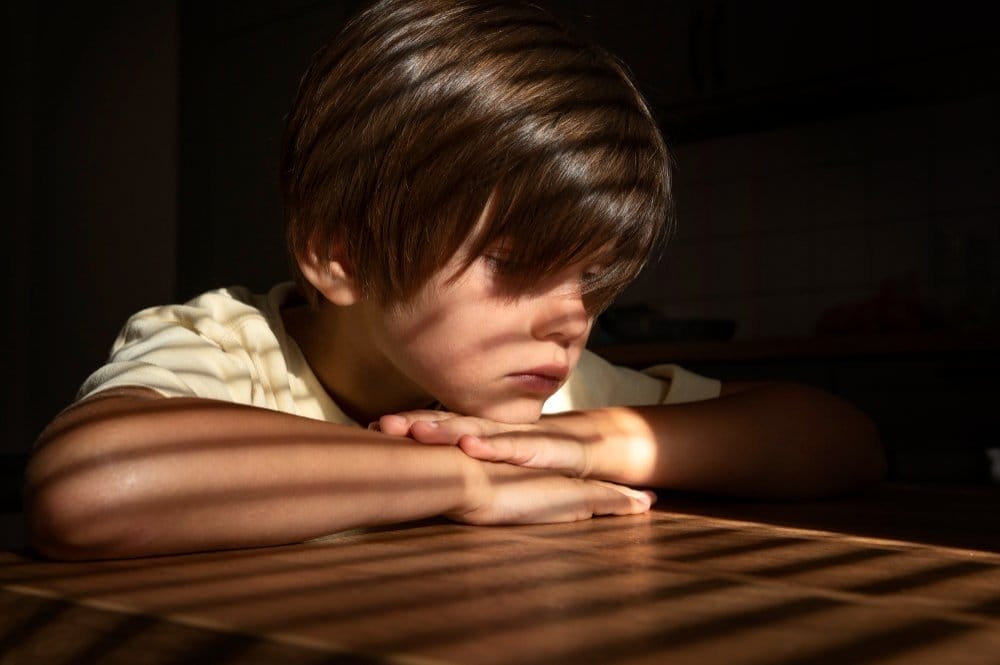 6 kenali self harm pada anak dan bagaimana cara mengatasinya 1
