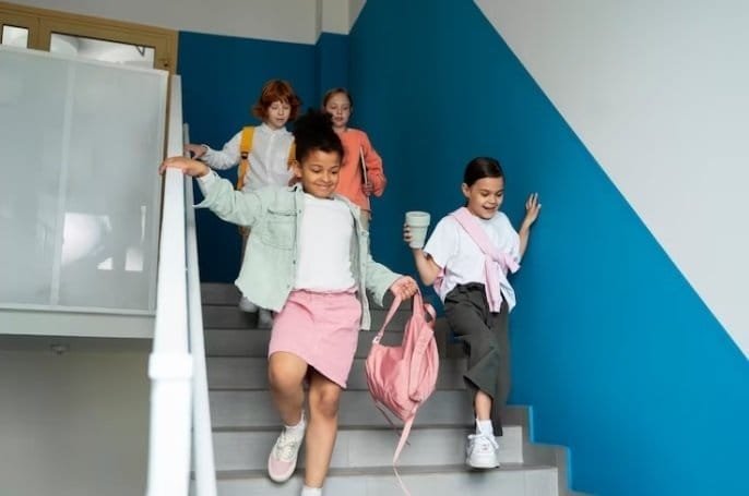 7 Pindah Sekolah Apakah Solusi Terbaik Bagi Korban Bullying 1 1